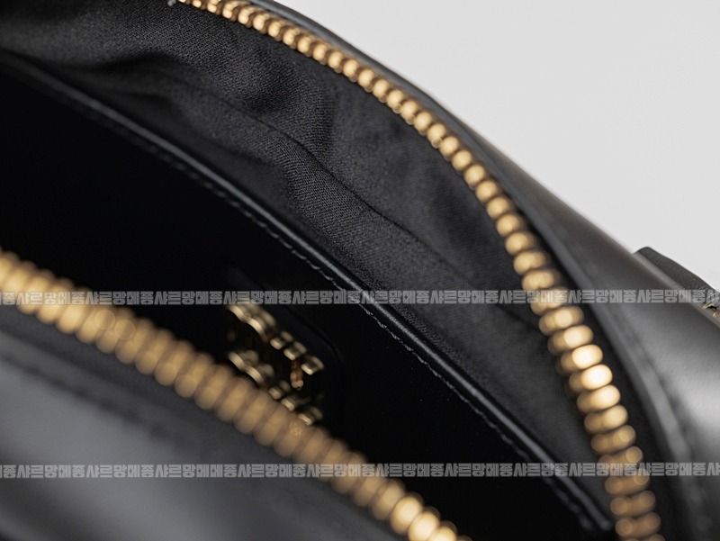 미우미우아르카디레더백 20260315-111528-018루.jpg