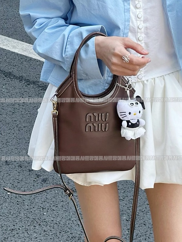 미우미우아이비캔버스토트백 20260315-113905-028루.jpg