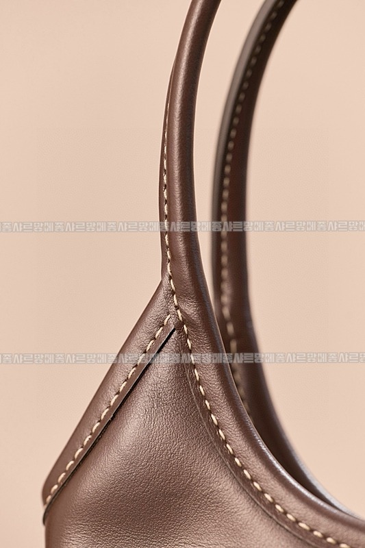 미우미우아이비캔버스토트백 20260315-113902-014루.jpg