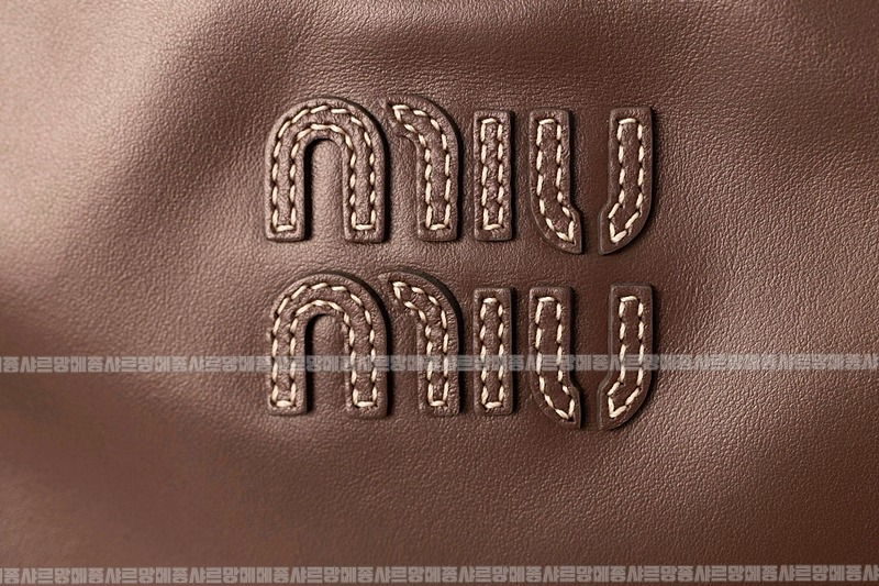 미우미우아이비캔버스토트백 20260315-113905-026루.jpg