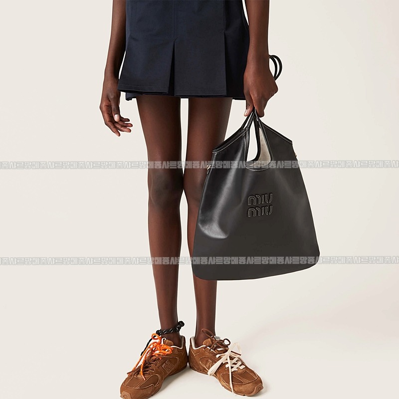 미우미우아이비캔버스토트백 20260315-115610-026루.jpg