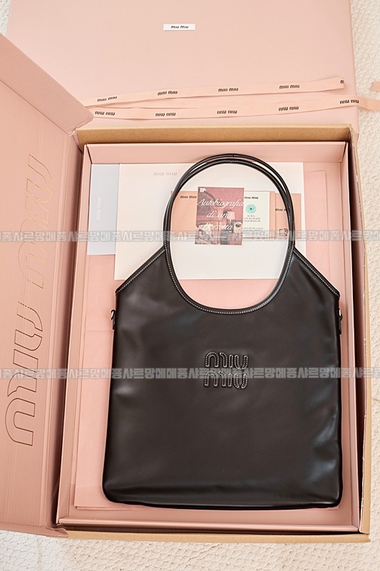 미우미우아이비캔버스토트백 20260315-115610-025루.jpg