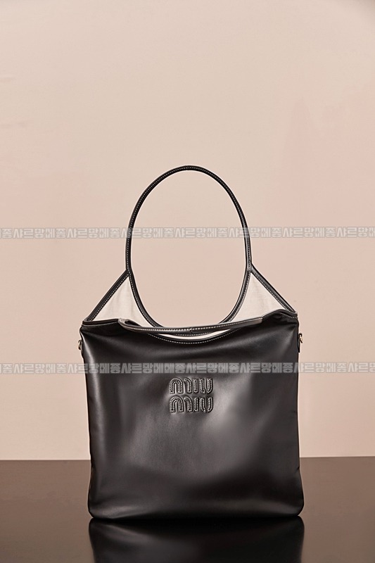 미우미우아이비캔버스토트백 20260315-115606-002루.jpg