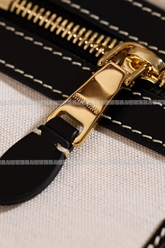 미우미우아이비캔버스토트백 20260315-115608-015루.jpg