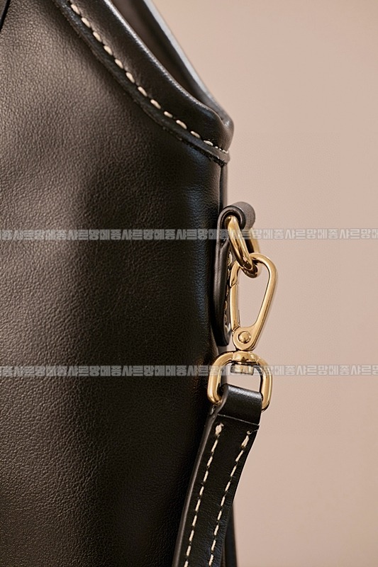 미우미우아이비캔버스토트백 20260315-115957-016루.jpg