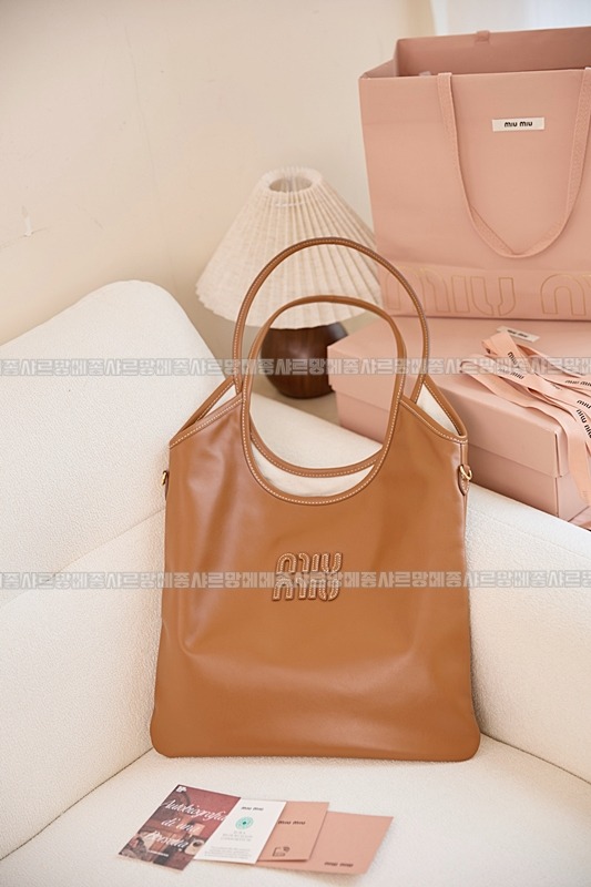 미우미우아이비캔버스토트백 20260315-120622-021루.jpg