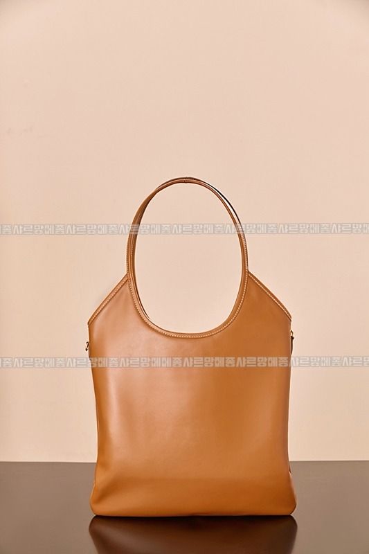 미우미우아이비캔버스토트백 20260315-120619-003루.jpg