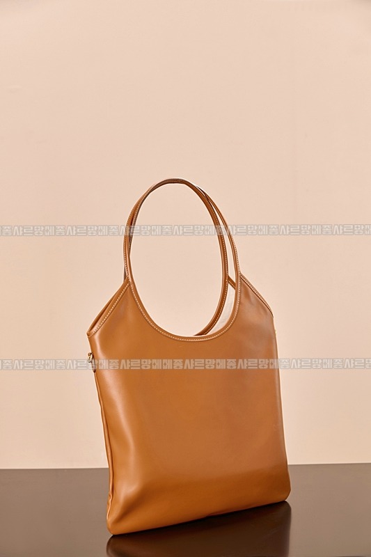 미우미우아이비캔버스토트백 20260315-120619-004루.jpg