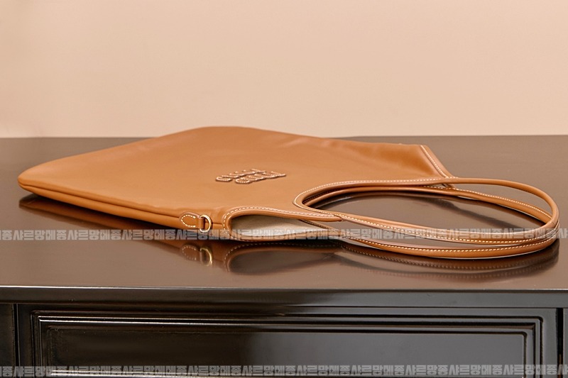 미우미우아이비캔버스토트백 20260315-120620-008루.jpg