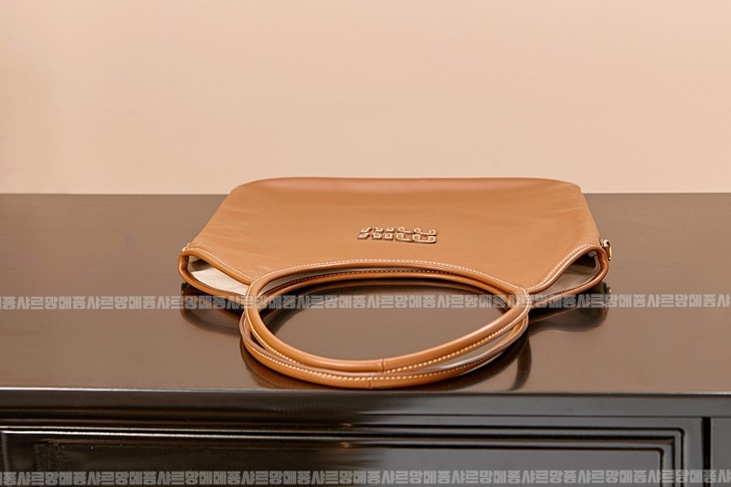 미우미우아이비캔버스토트백 20260315-120619-007루.jpg