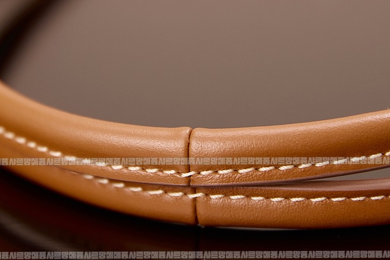 미우미우아이비캔버스토트백 20260315-120620-012루.jpg