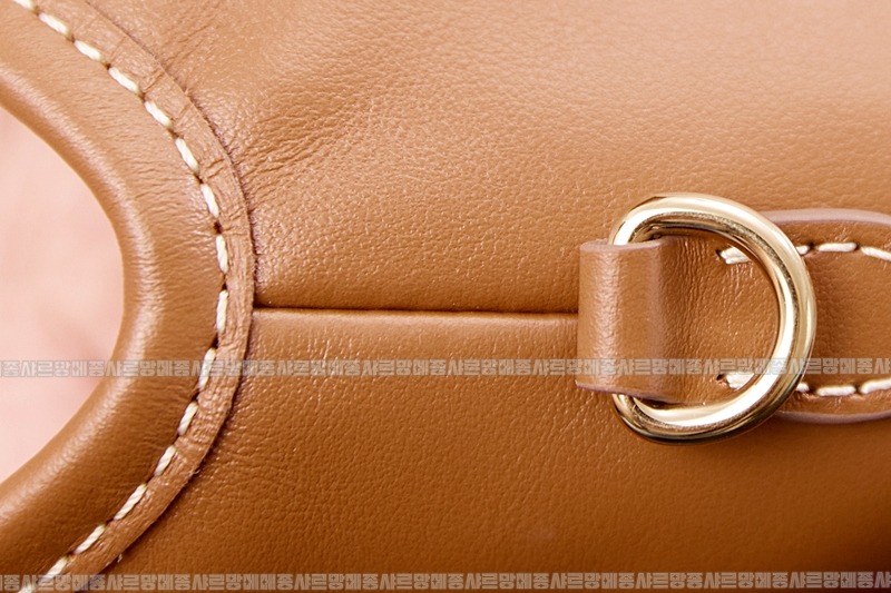 미우미우아이비캔버스토트백 20260315-120620-013루.jpg