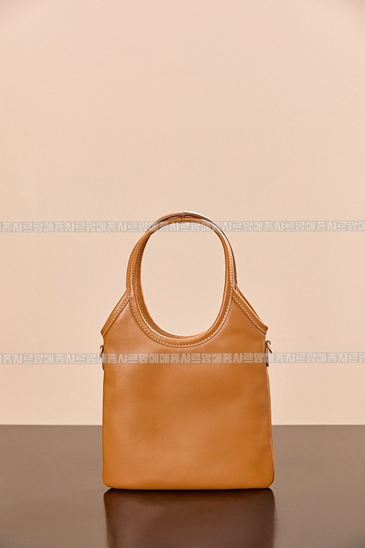 미우미우아이비캔버스토트백 20260315-120922-004루.jpg