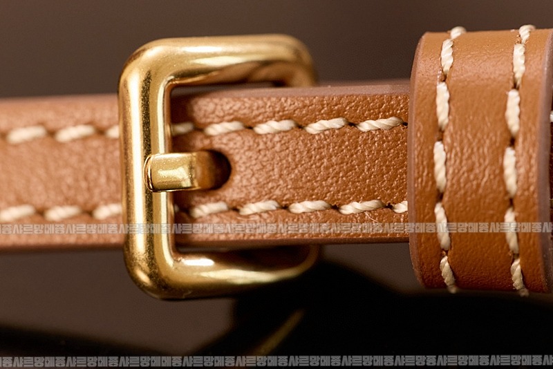 미우미우아이비캔버스토트백 20260315-120924-013루.jpg