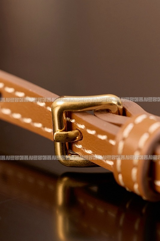 미우미우아이비캔버스토트백 20260315-120924-012루.jpg