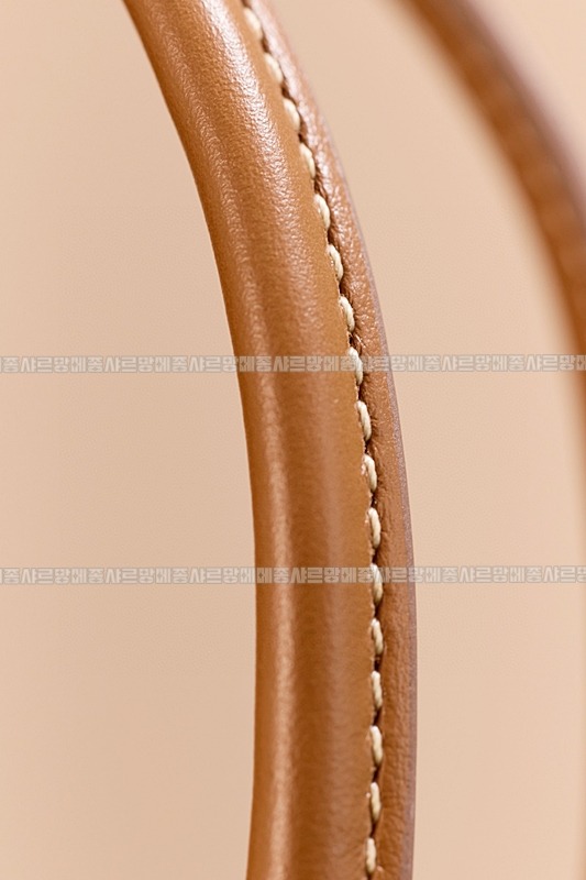 미우미우아이비캔버스토트백 20260315-120924-014루.jpg