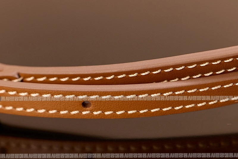 미우미우아이비캔버스토트백 20260315-120924-016루.jpg