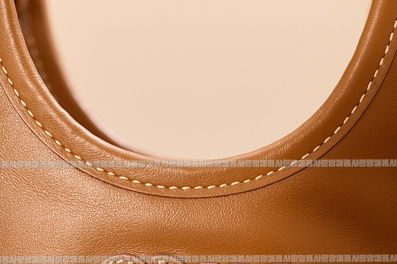 미우미우아이비캔버스토트백 20260315-120924-015루.jpg