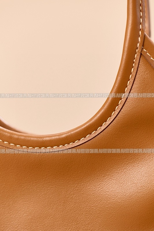 미우미우아이비캔버스토트백 20260315-120925-020루.jpg