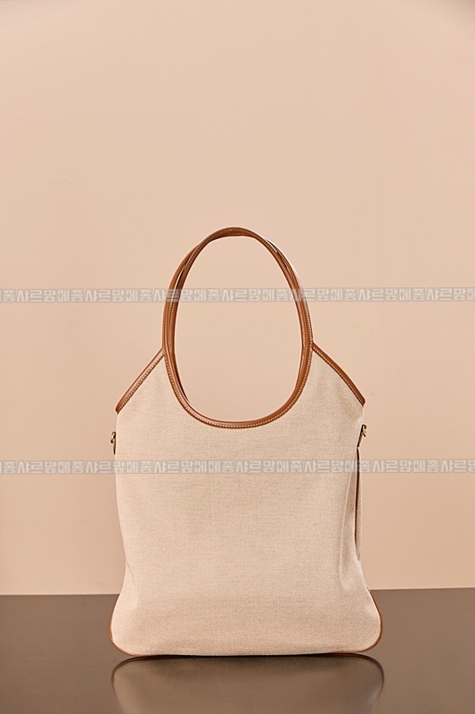 미우미우아이비캔버스토트백 20260315-125115-006루.jpg