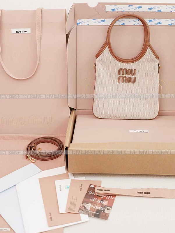 미우미우아이비캔버스토트백 20260315-125450-028루.jpg