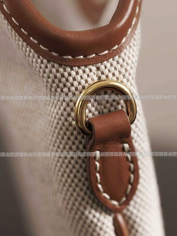 미우미우아이비캔버스토트백 20260315-125448-014루.jpg