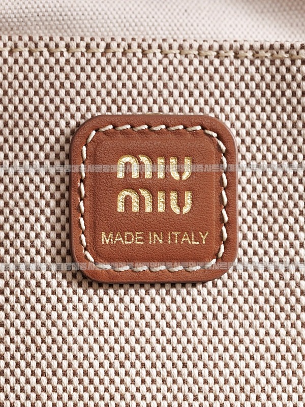 미우미우아이비캔버스토트백 20260315-125449-021루.jpg