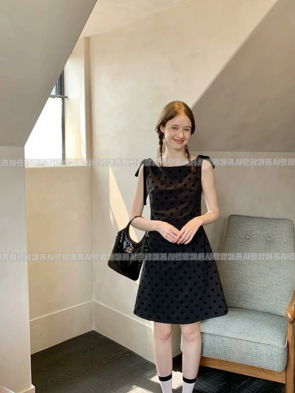 미우미우아이비캔버스토트백 20260315-125739-023루.jpg