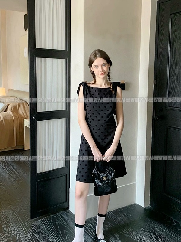 미우미우아이비캔버스토트백 20260315-125739-021루.jpg