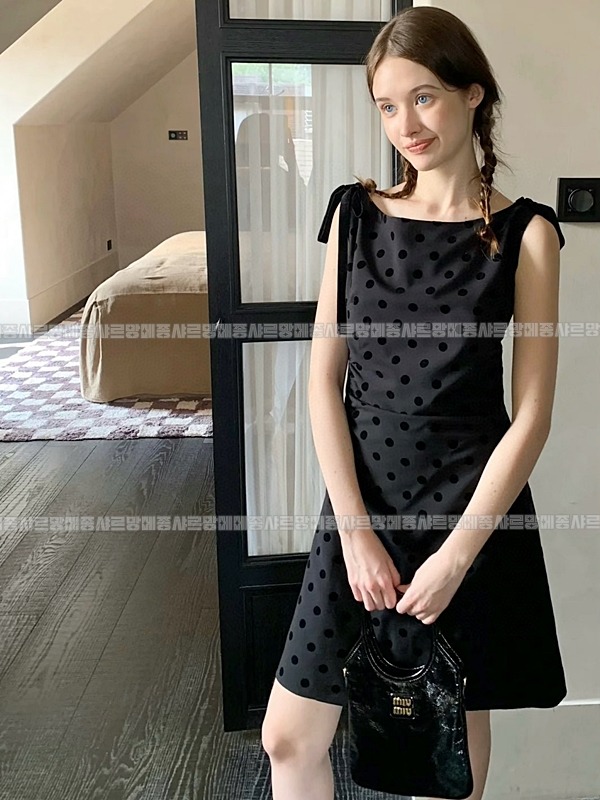 미우미우아이비캔버스토트백 20260315-125739-022루.jpg