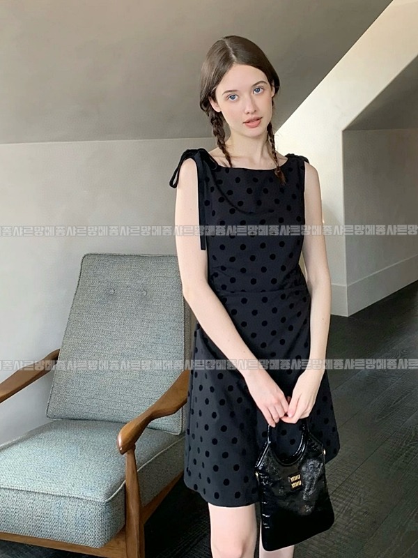 미우미우아이비캔버스토트백 20260315-125740-024루.jpg