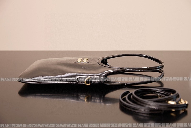 미우미우아이비캔버스토트백 20260315-125737-008루.jpg