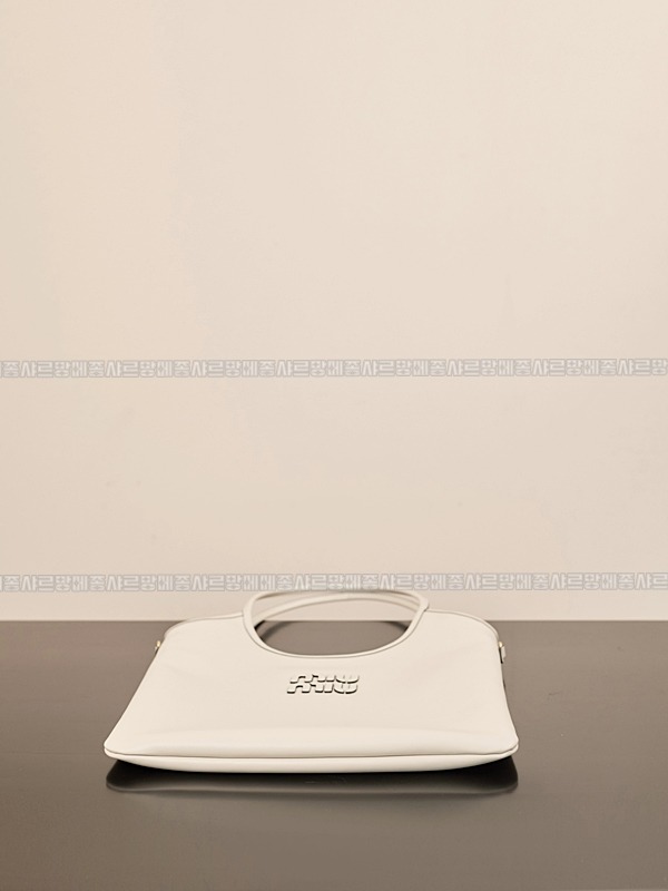 미우미우아이비캔버스토트백 20260315-130502-006루.jpg