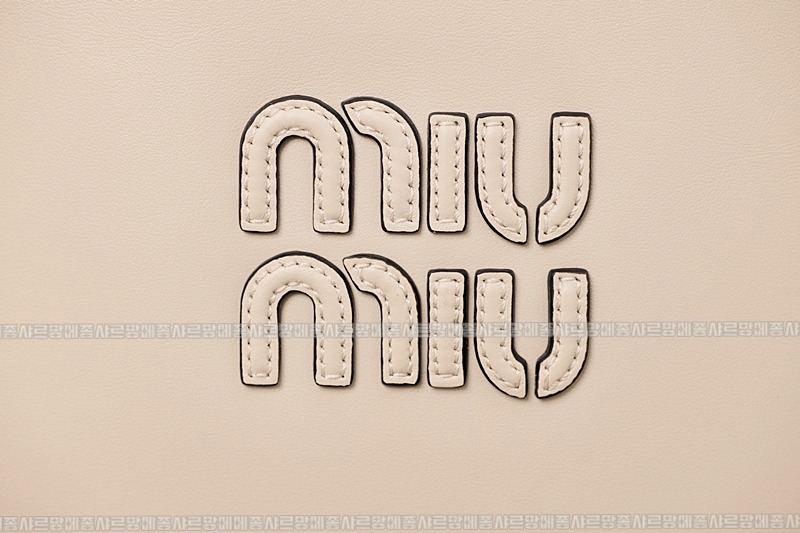 미우미우아이비캔버스토트백 20260315-130503-010루.jpg