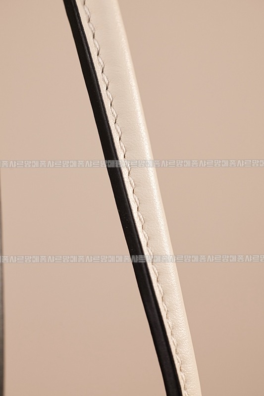 미우미우아이비캔버스토트백 20260315-130503-013루.jpg