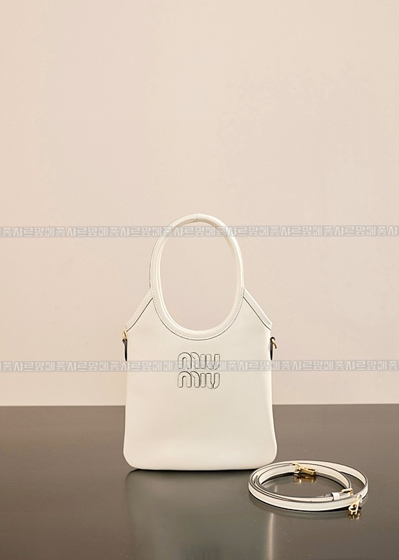 미우미우아이비캔버스토트백 20260315-131555-002루.jpg