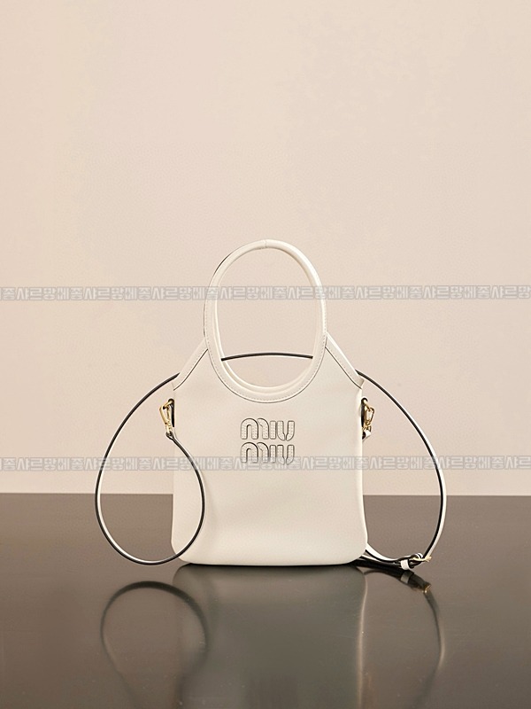 미우미우아이비캔버스토트백 20260315-131555-001루.jpg