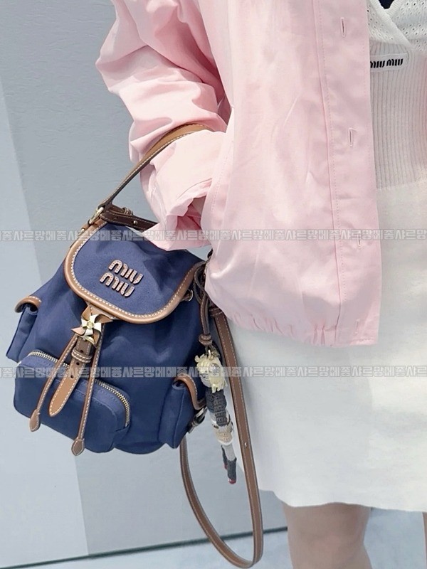 미우미우켄버스및가죽백팩 20260315-133117-023루.jpg