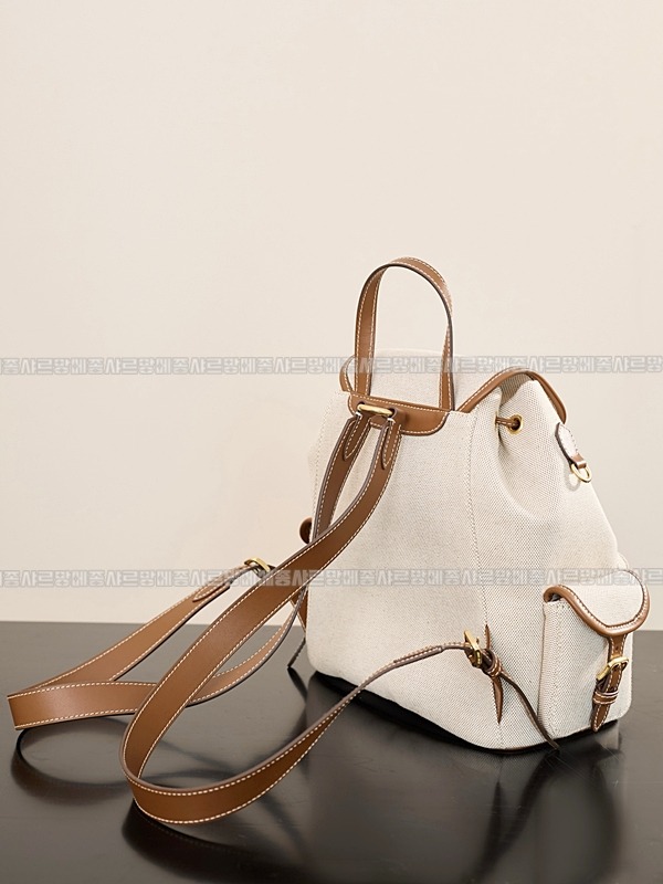 미우미우켄버스가죽백팩 20260315-135414-006루.jpg