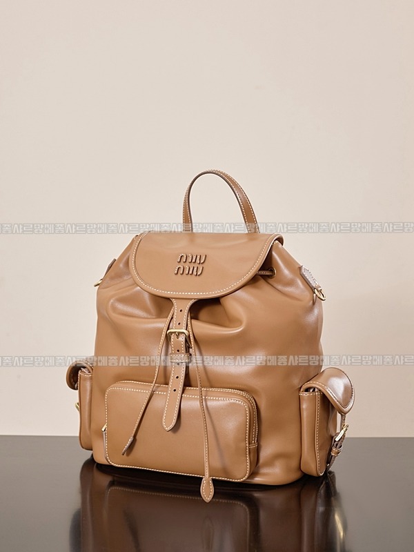 미우미우켄버스가죽백팩 20260315-140441-002루.jpg