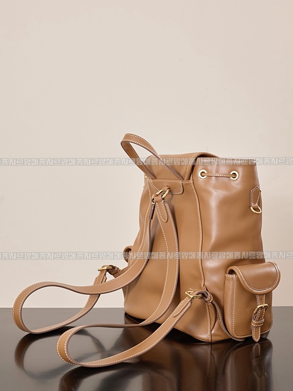 미우미우켄버스가죽백팩 20260315-140441-003루.jpg