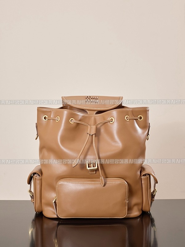 미우미우켄버스가죽백팩 20260315-140441-004루.jpg