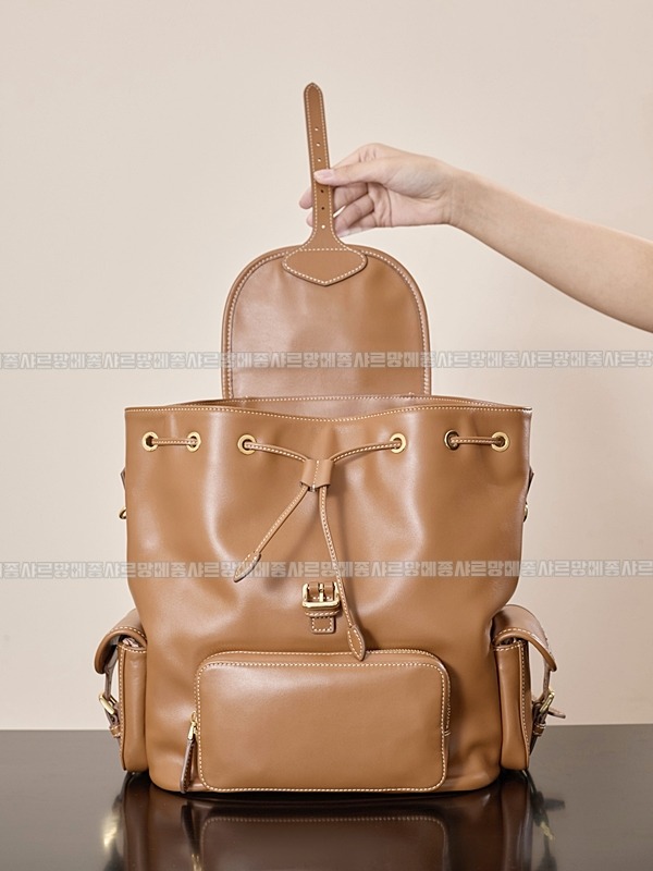 미우미우켄버스가죽백팩 20260315-140442-009루.jpg