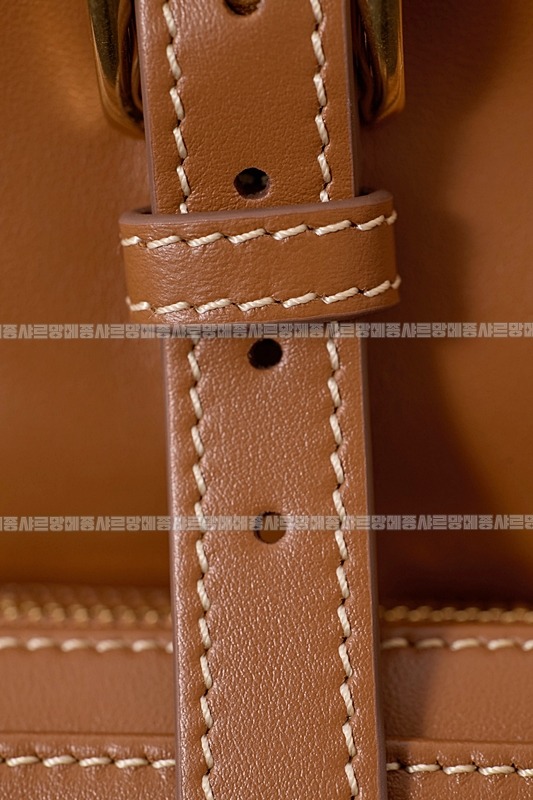 미우미우켄버스가죽백팩 20260315-140443-014루.jpg