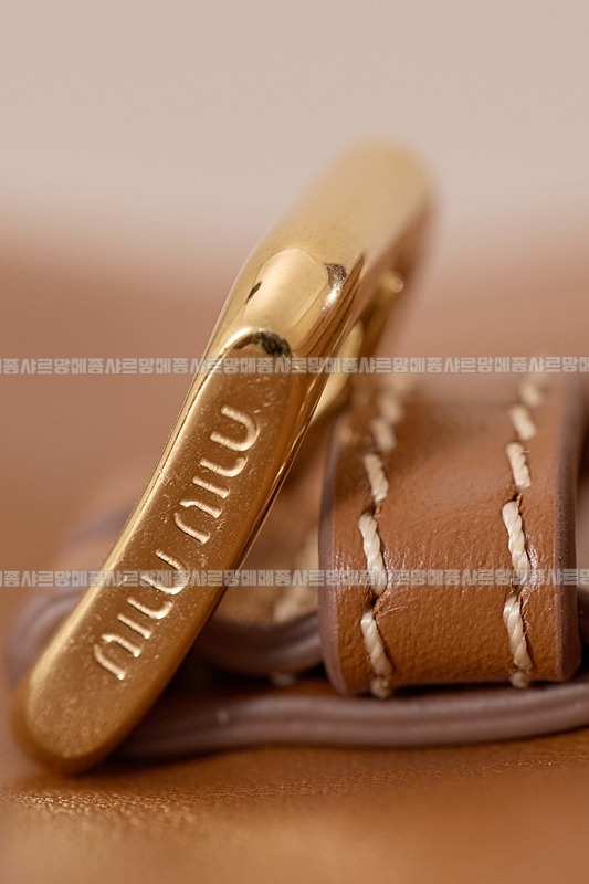 미우미우켄버스가죽백팩 20260315-140444-022루.jpg