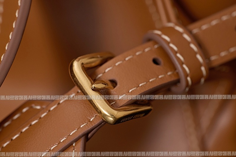 미우미우켄버스가죽백팩 20260315-140445-024루.jpg