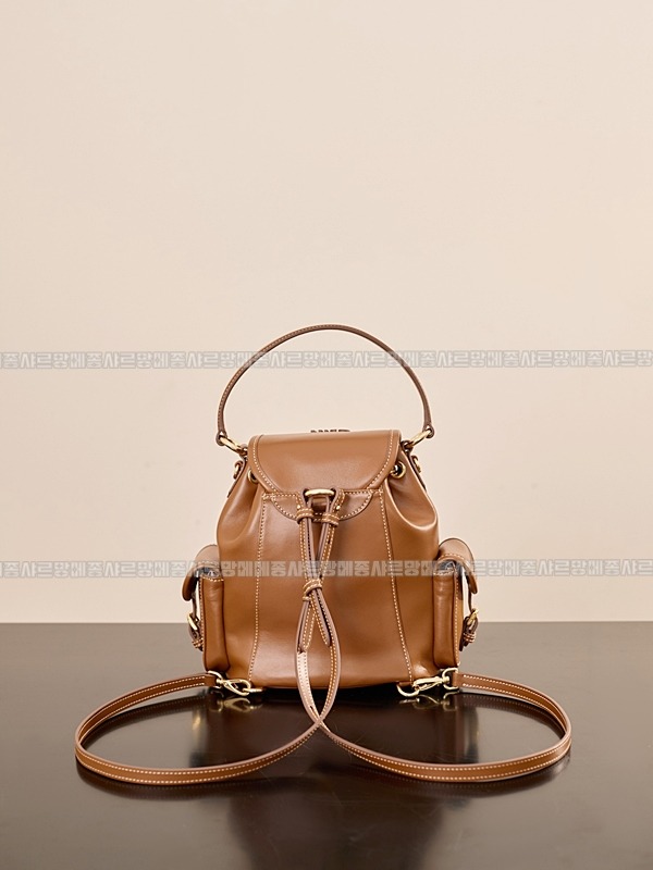 미우미우켄버스가죽백팩 20260315-140954-004루.jpg