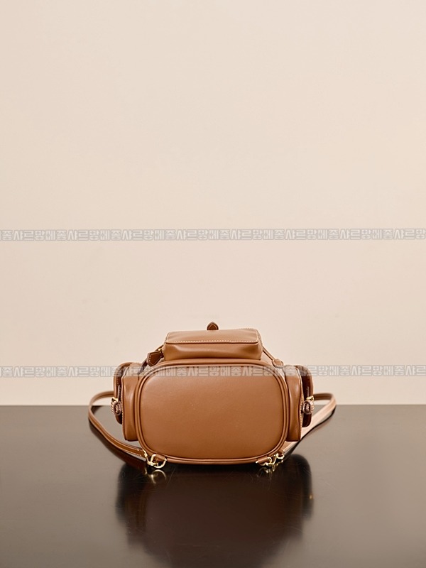 미우미우켄버스가죽백팩 20260315-140954-007루.jpg