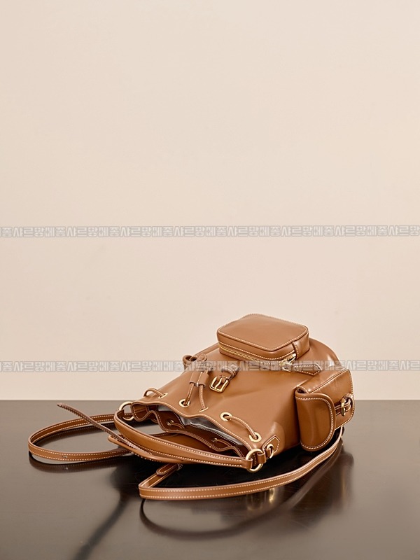 미우미우켄버스가죽백팩 20260315-140954-008루.jpg