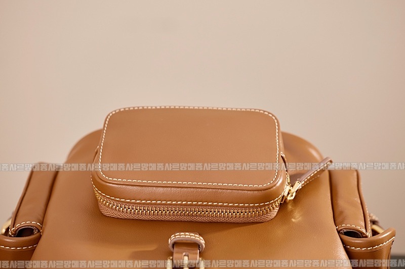 미우미우켄버스가죽백팩 20260315-140956-016루.jpg